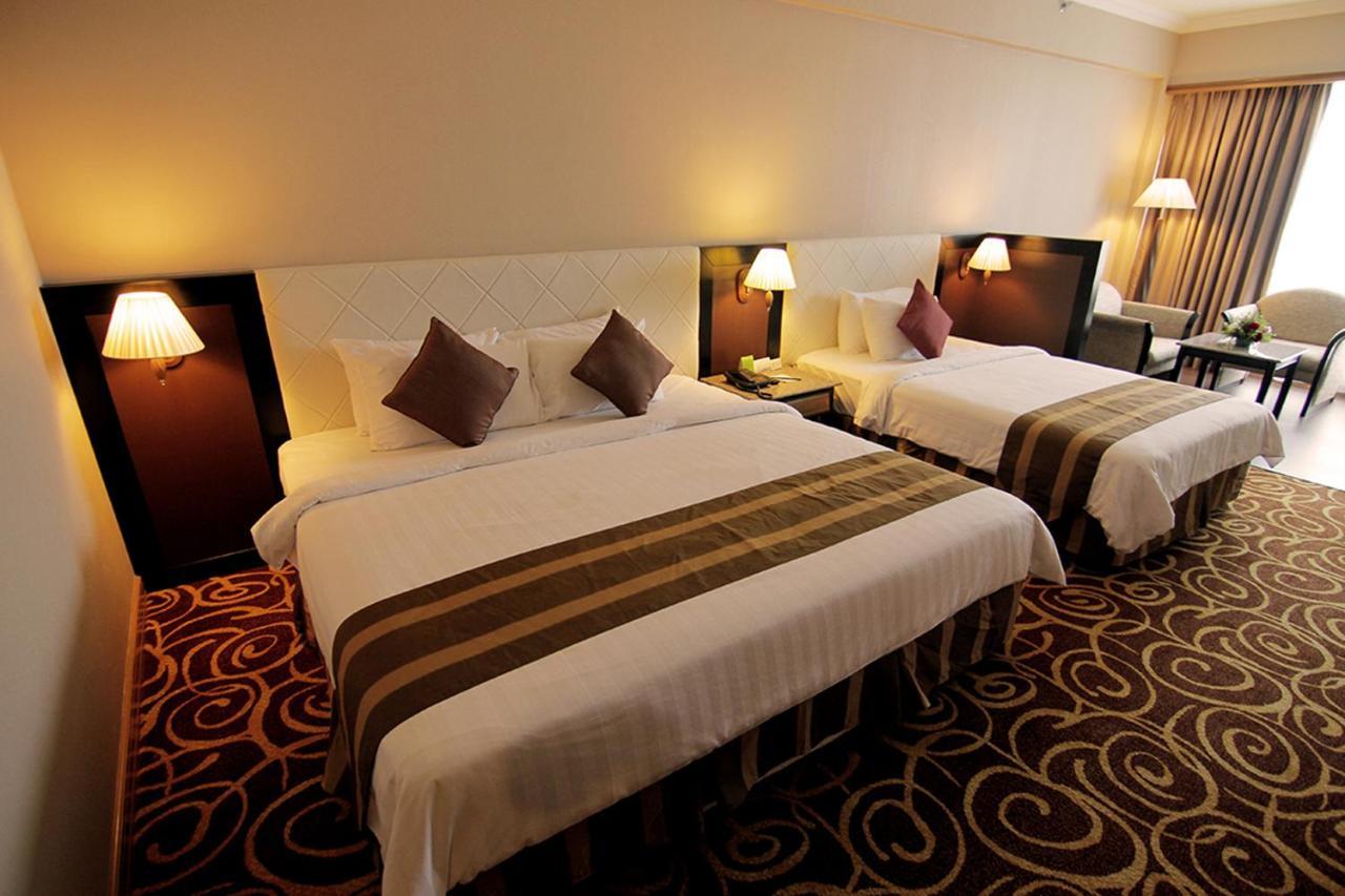 מירי Mega Hotel Sdn Bhd מראה חיצוני תמונה