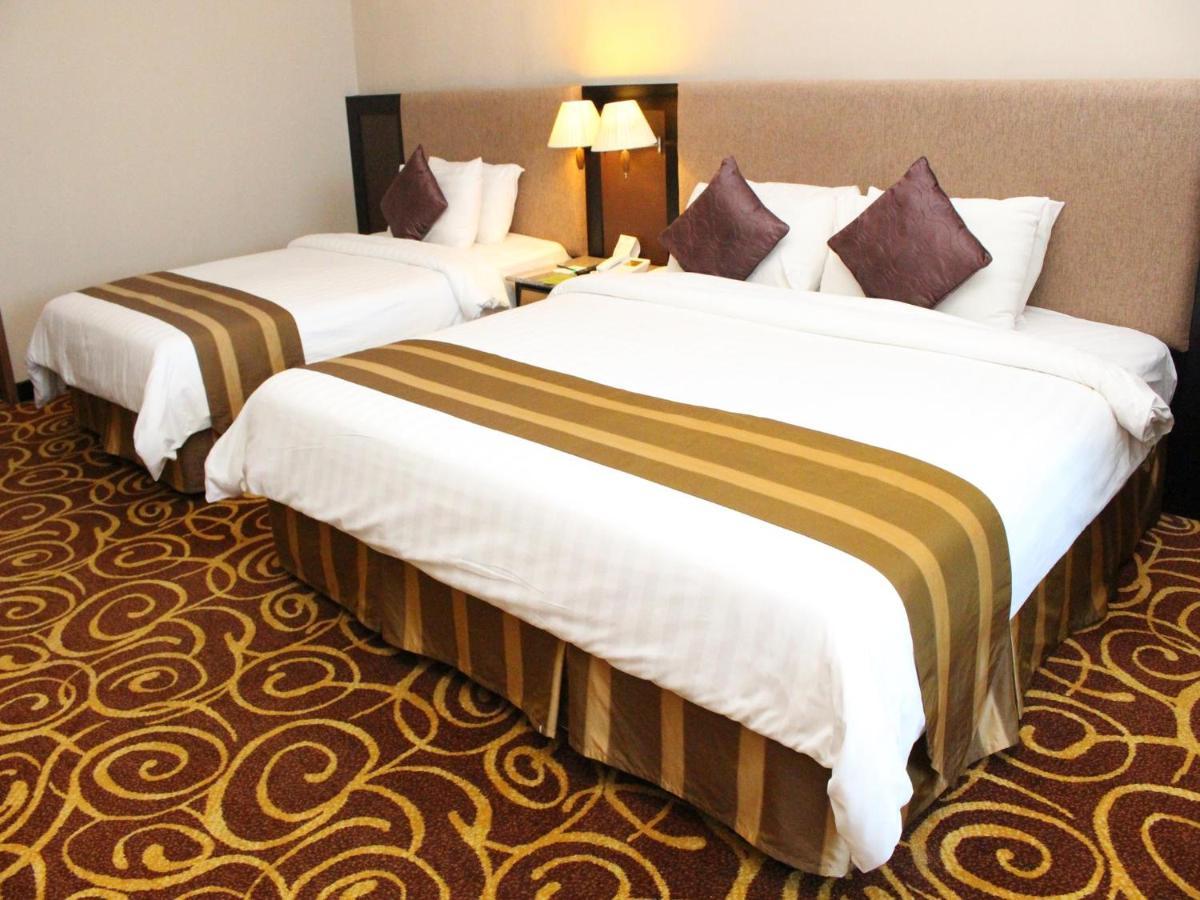 מירי Mega Hotel Sdn Bhd מראה חיצוני תמונה
