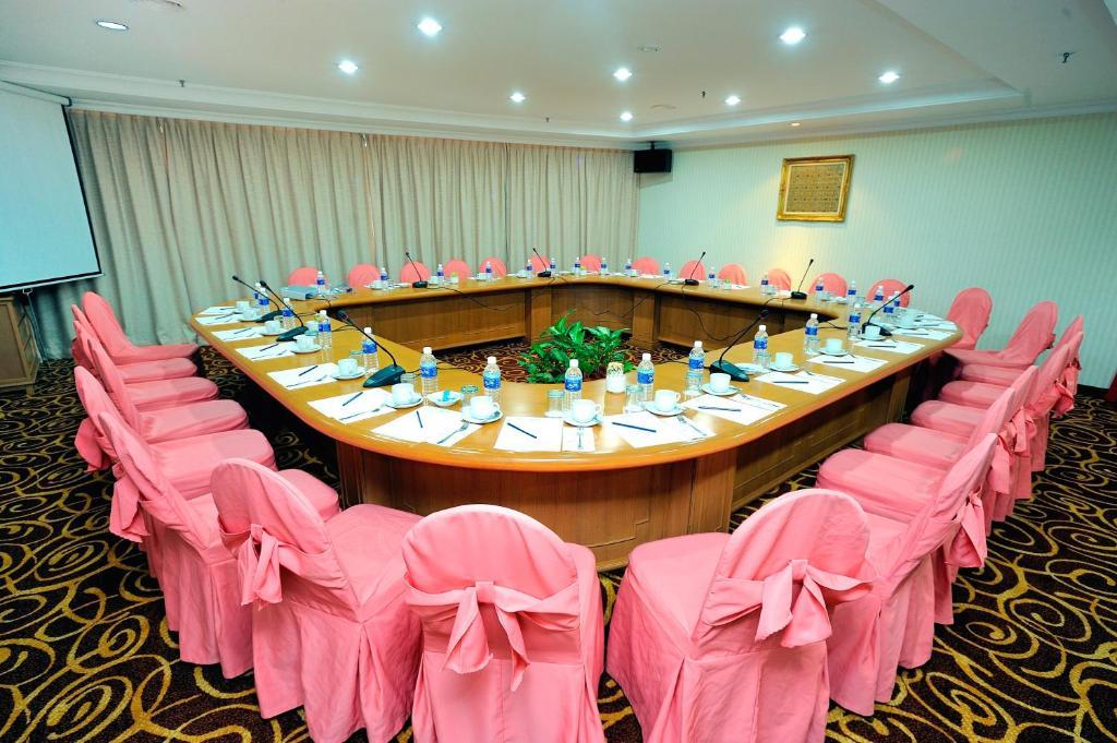 מירי Mega Hotel Sdn Bhd מראה חיצוני תמונה