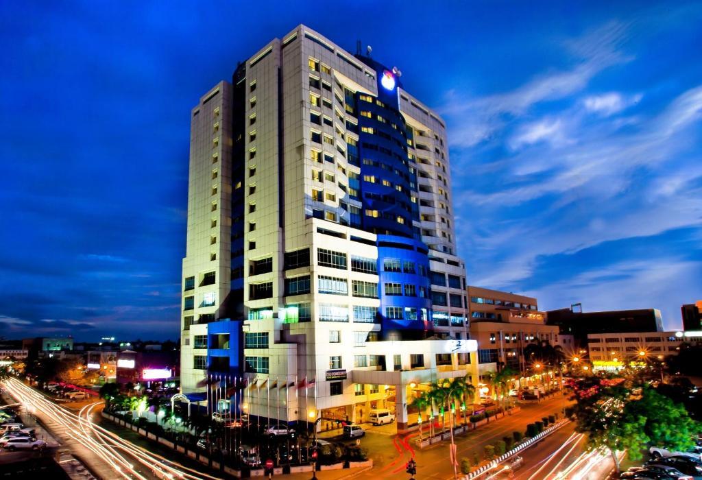 מירי Mega Hotel Sdn Bhd מראה חיצוני תמונה