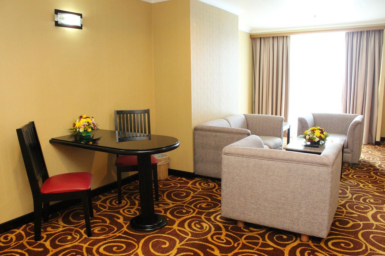 מירי Mega Hotel Sdn Bhd מראה חיצוני תמונה