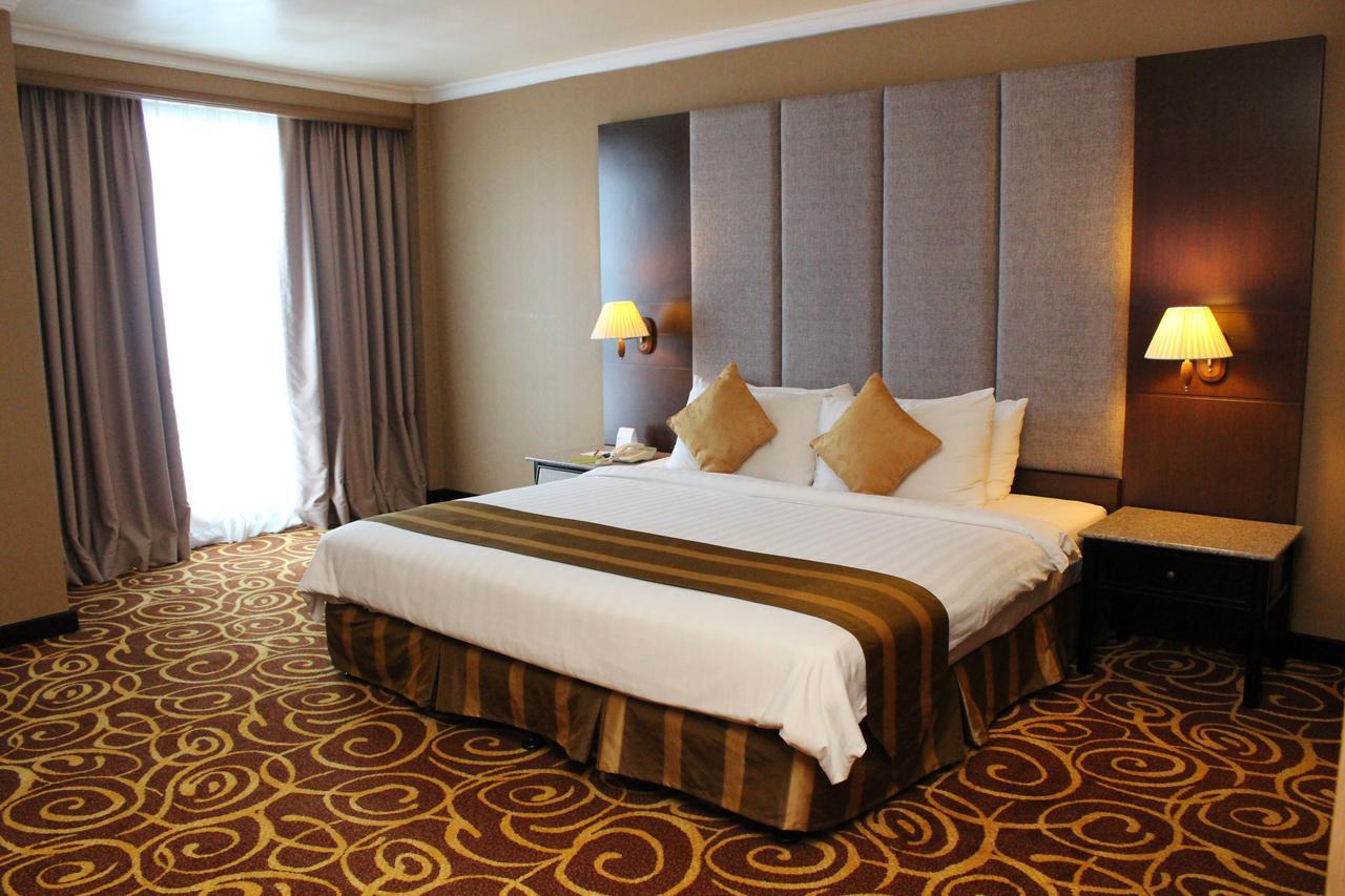 מירי Mega Hotel Sdn Bhd מראה חיצוני תמונה