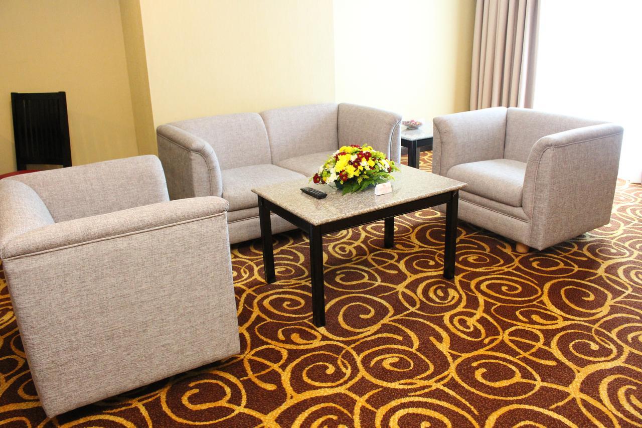 מירי Mega Hotel Sdn Bhd מראה חיצוני תמונה