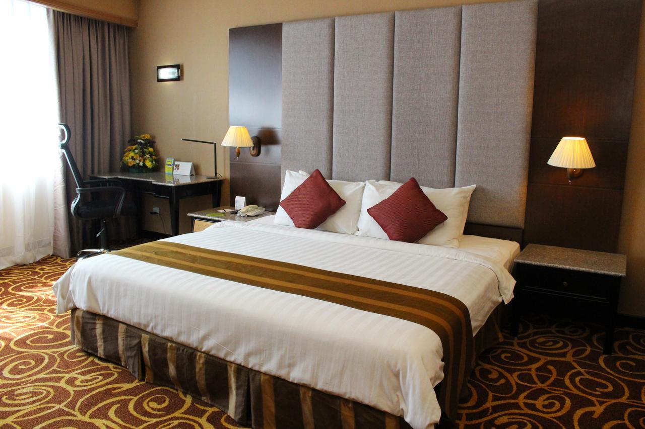 מירי Mega Hotel Sdn Bhd מראה חיצוני תמונה