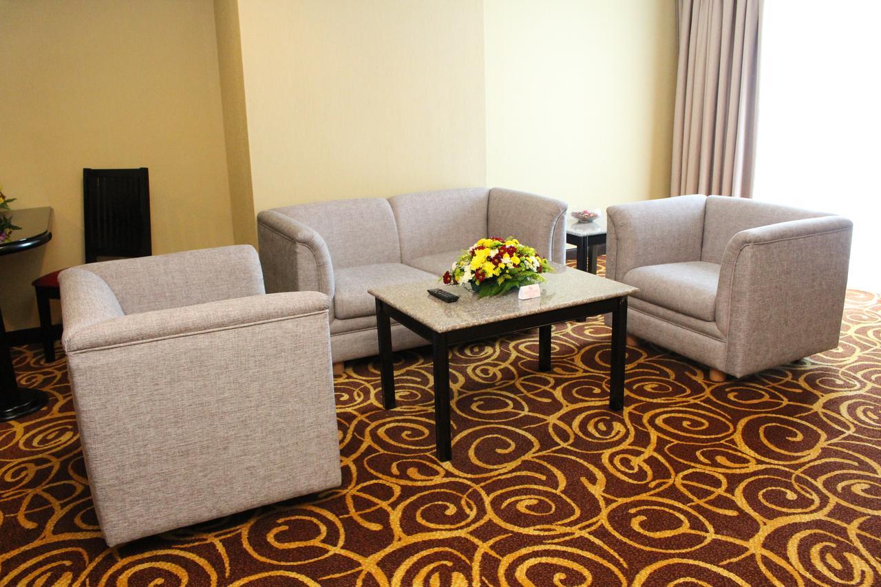 מירי Mega Hotel Sdn Bhd מראה חיצוני תמונה