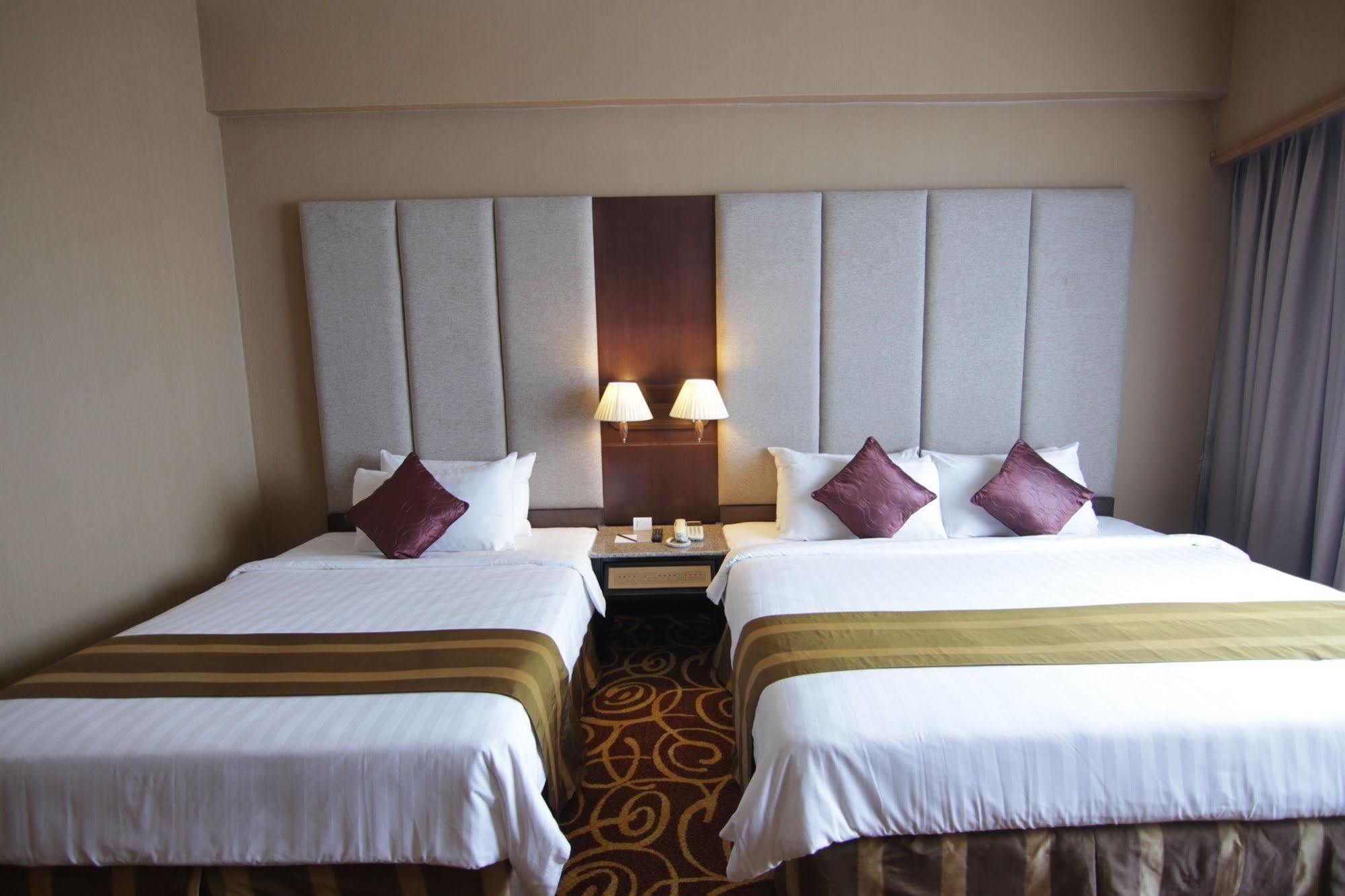 מירי Mega Hotel Sdn Bhd מראה חיצוני תמונה