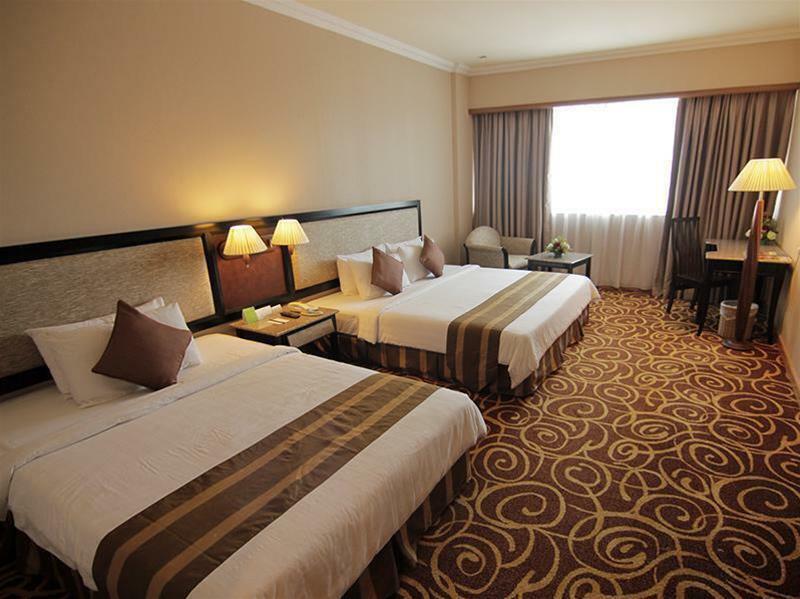 מירי Mega Hotel Sdn Bhd מראה חיצוני תמונה